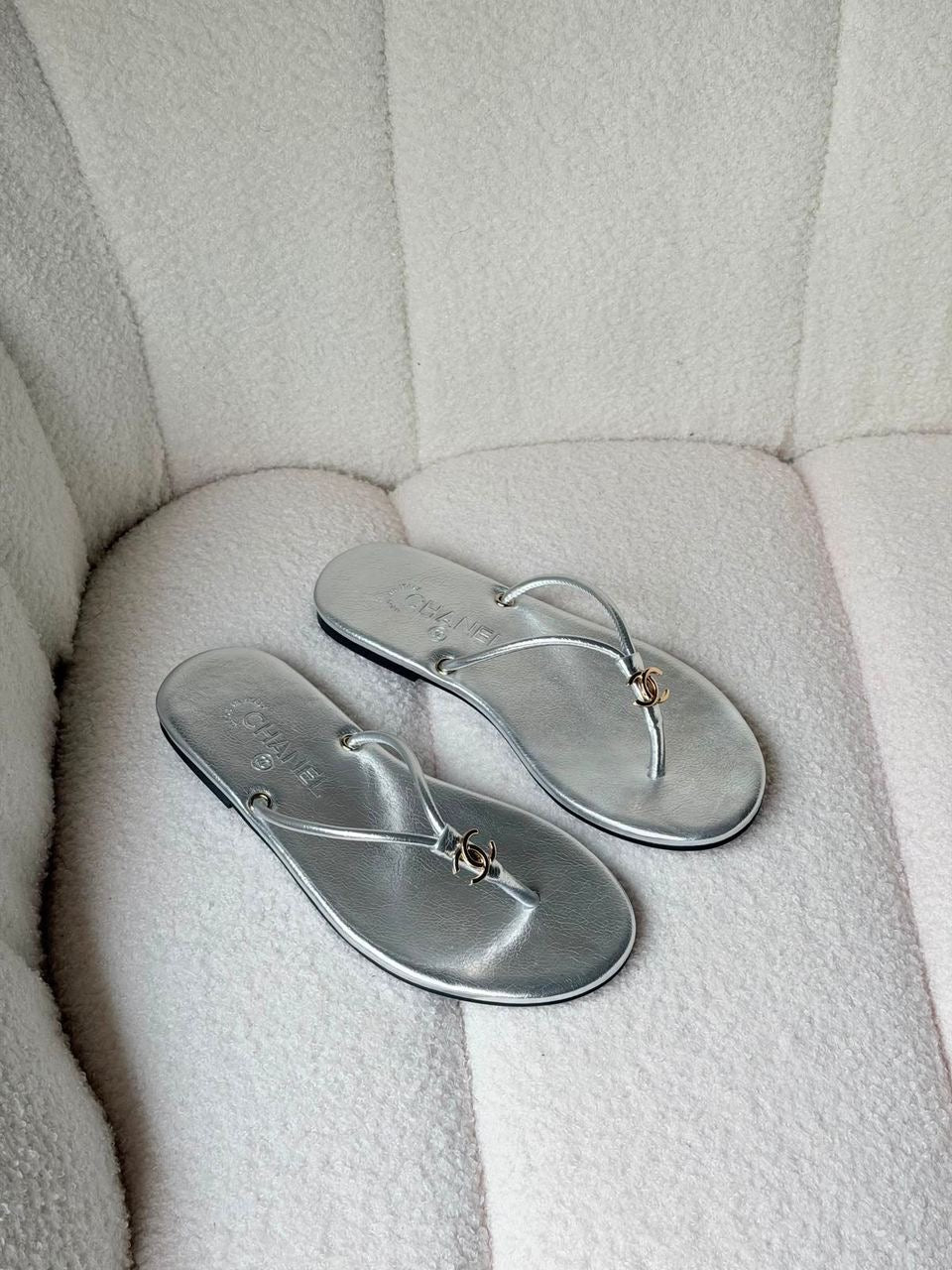 Sandales Chanel Élégance ✨