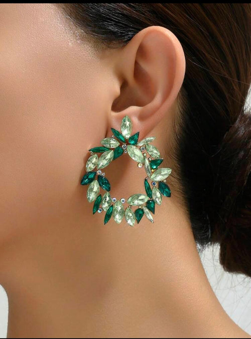 Boucles d’oreilles vertes avec perles, style frais et moderne